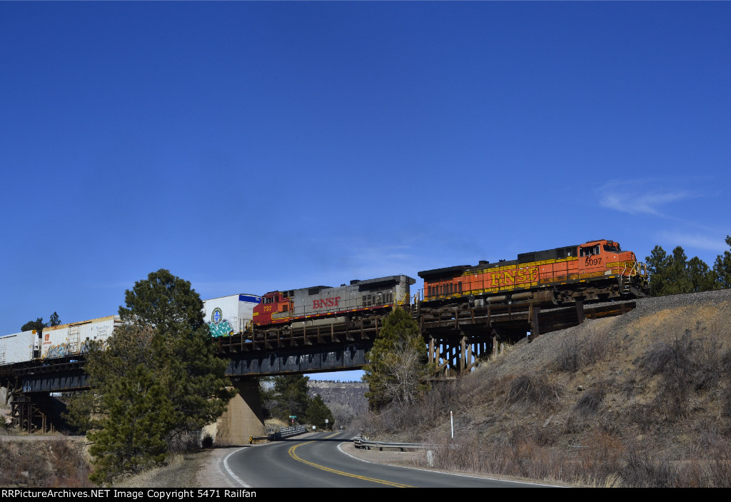 BNSF 5097 - Larkspur